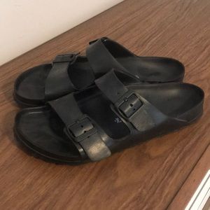 Black Birkenstock’s